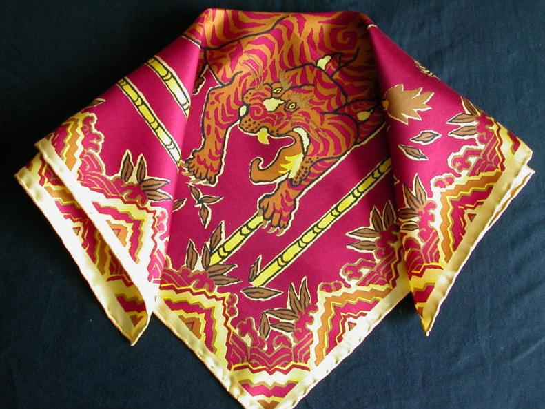 It&rsquo;s On eBay: Drake&rsquo;s of London Pocket Square