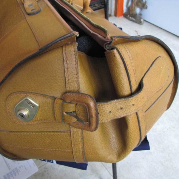 My mom&rsquo;s selling a beautiful duffel bag on eBay