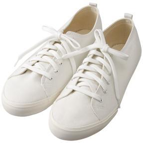 It&rsquo;s On Sale: Muji &ldquo;Good Fit&rdquo; Sneakers