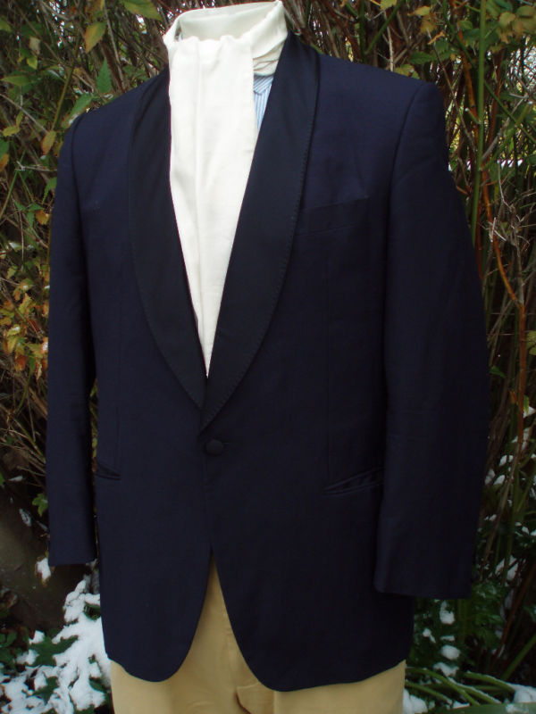 I just purchased this midnight blue dinner suit on eBay
