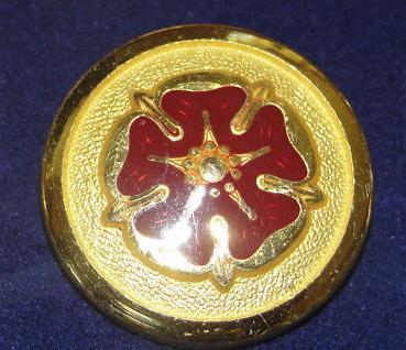 It&rsquo;s On eBay: Ten-Piece Holland & Sherry Blazer Button Set