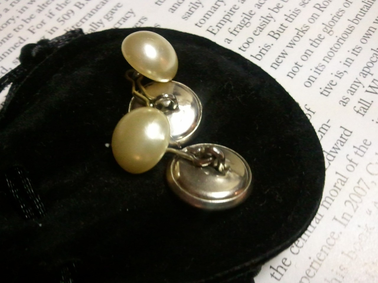 Emergency Travel Supplies: Cuff Links and Collar Stays