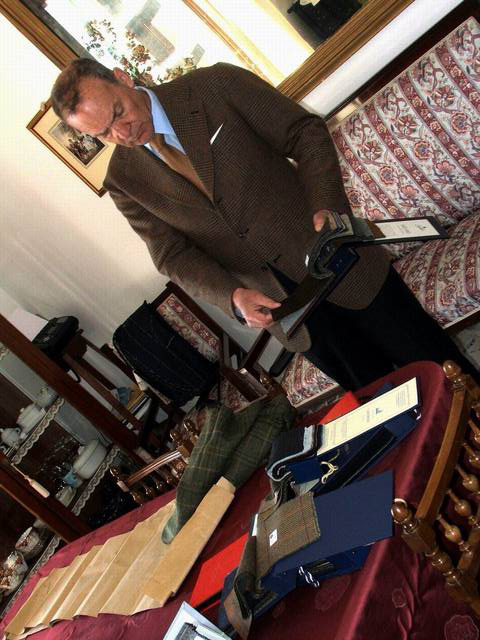 How to Wear a White Dress Shirt