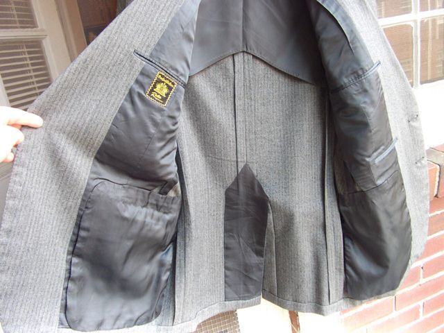 a few signs of high-quality clothing that are as useful for the new-clothes shopper as they are for the thrifter