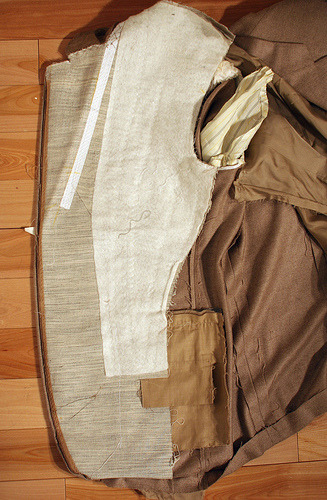 Why You&rsquo;re Unlikely to Tell Between a Fused and Half-Canvassed Jacket