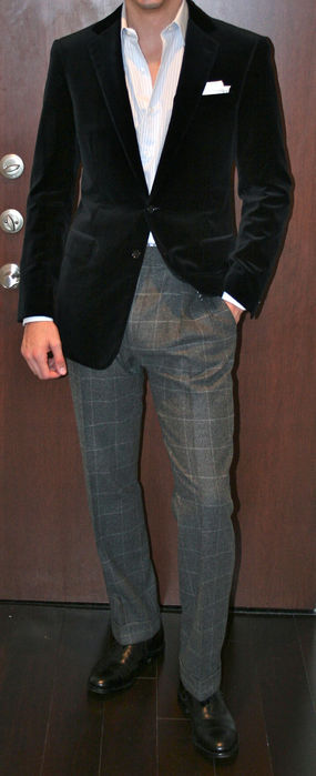 Q and Answer: How Do I Wear A Black Blazer?