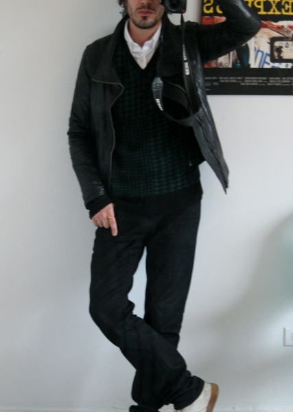 Real People: Sneakers&ndash;Contrast or Go Tonal?