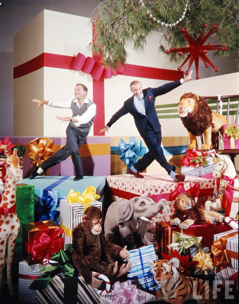 How to Dress for Every Holiday Event